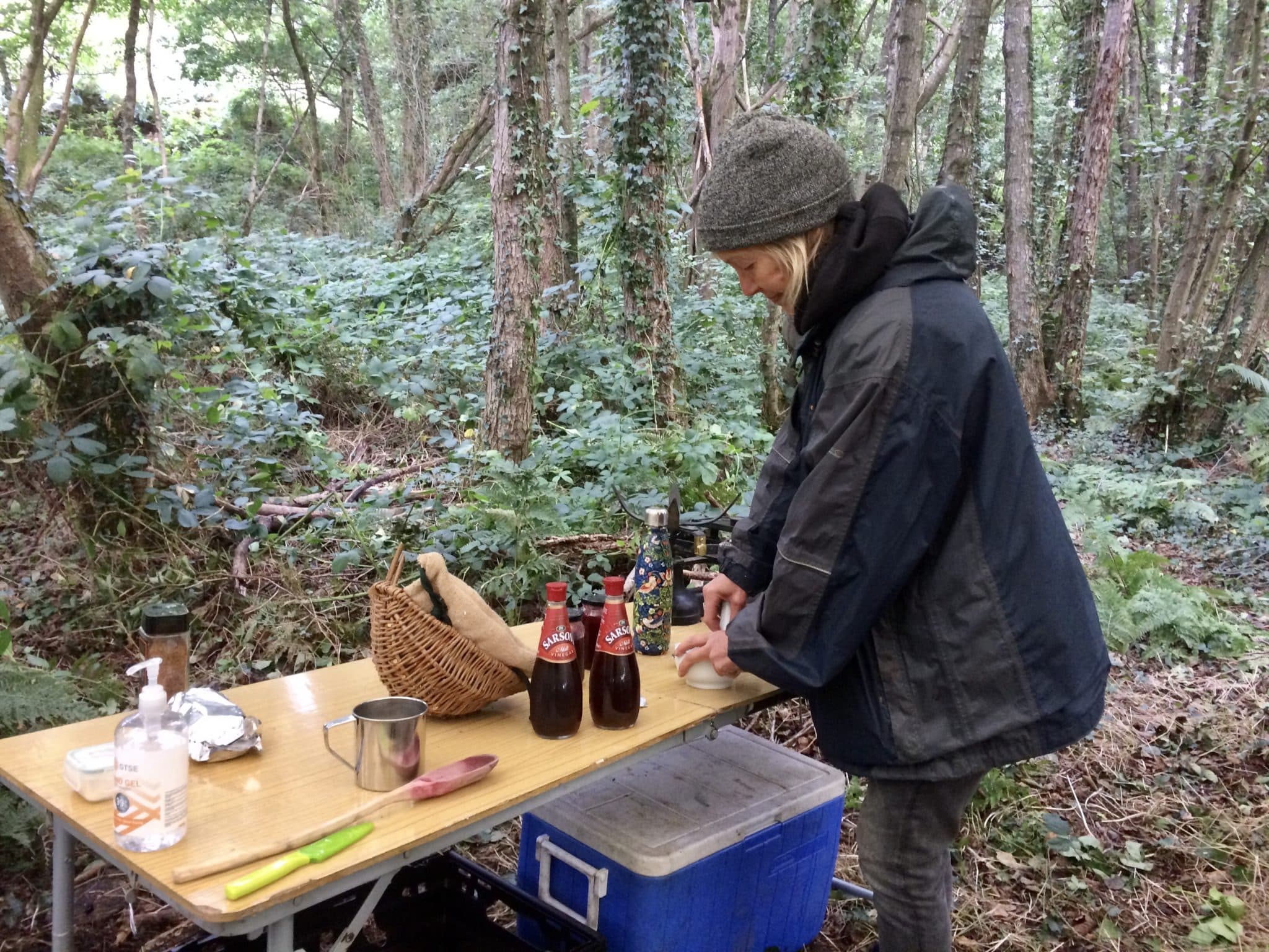 Creating the chutney - preparing the spices - foraging and Preserving course - autumn Foraging - preserving - traditional crafts - pippin & Gile bushcraft and foraging - brecon beacons